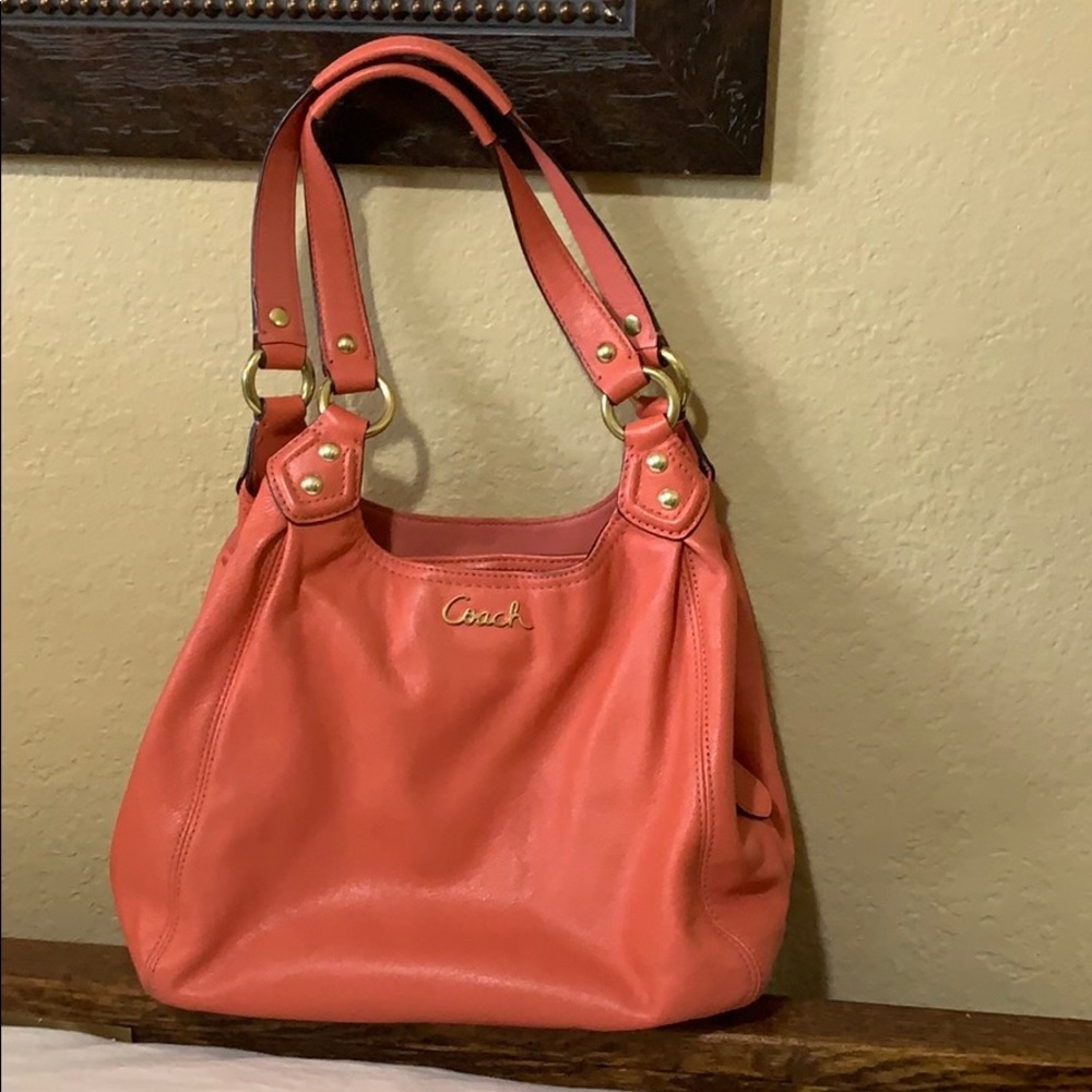 Leather coach purse. Good condition